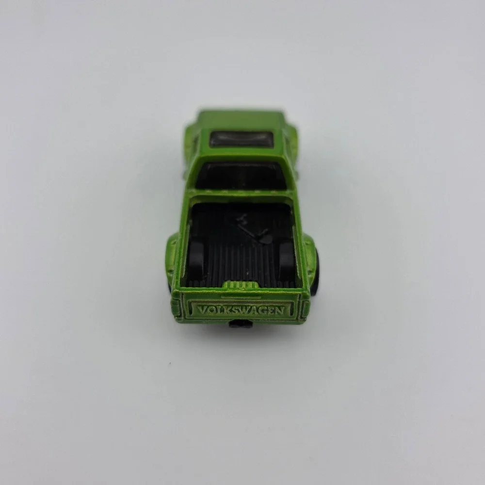 Hot Wheels Volkswagen Caddy CFV19 Green Diecast Toy‎ Truck Collectible 2014